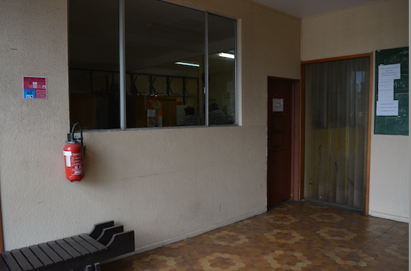 Le bureau « d’accueil » de la poste de Motu Uta où les usagers sont « invités » à retirer leurs colis.