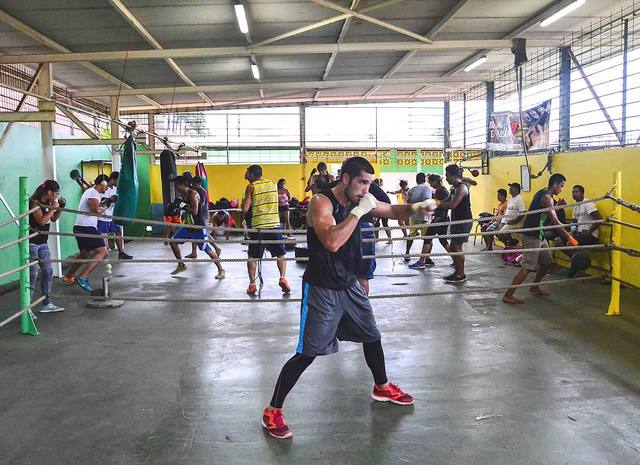 La boxe attire de plus en plus de jeunes à Faaa.