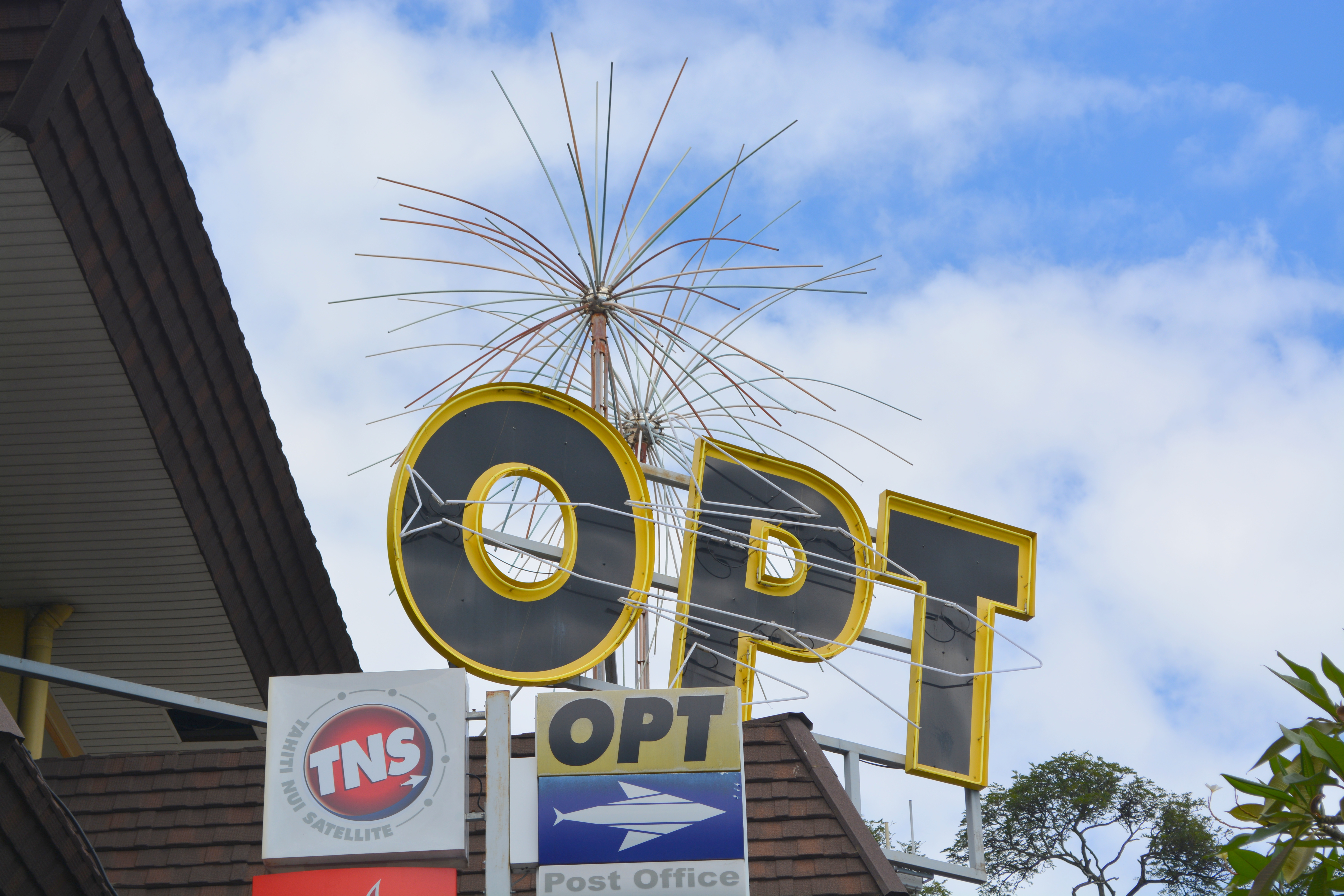 La chambre territoriale des comptes a rendu public lundi dernier le 5 octobre son rapport d'observations définitives sur la gestion de l'OPT entre 2008 et 2014, remis à l'établissement public en mai dernier. Il a fallu 48 heures (et au moins quatre versions différentes) à l'OPT pour formuler un communiqué de presse  qui s'intitule "des améliorations constatées et des recommandations".