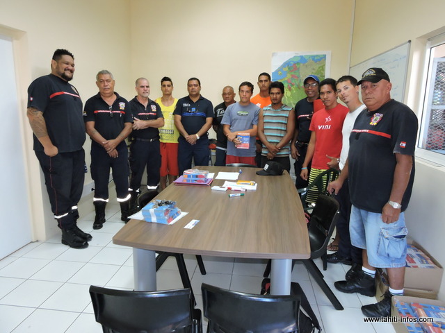 Avant de se rendre sur le terrain, les équipes se sont retrouvées au poste de secours de la brigade de Papeete, pour une dernière mise au point.