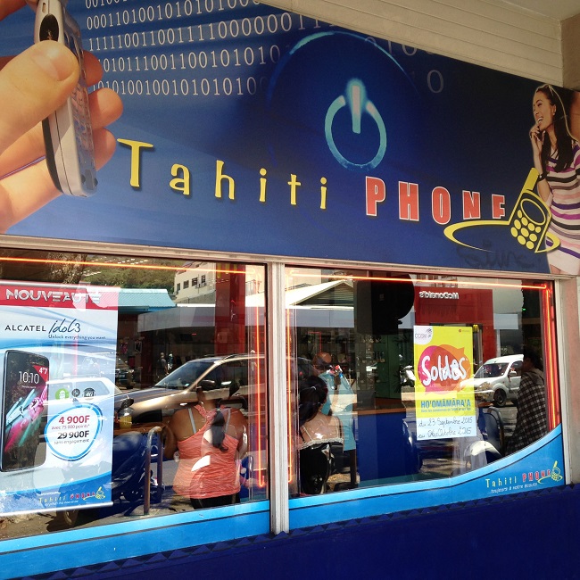 Alors que le rachat de Tahiti Phone par Tikiphone, filiale à 100% de l'OPT est évoqué depuis 2010 mais repoussé régulièrement, en 2013, l'opération est menée tambour battant et bouclée en 15 jours, directement par le conseil d'administration de l'OPT. La filiale Tikiphone avait pourtant émis des réserves mais elles ont été passées sous silence au CA de l'OPT.