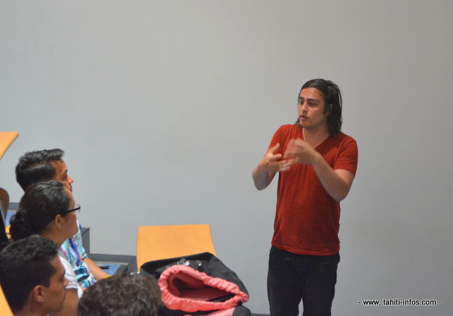 En mai 2014, Christian Vanizette était venu animer un séminaire d'entreprenariat social au sein de l'école de commerce de Tahiti (ECT).