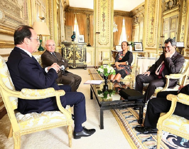 Fritch invité par Hollande au sommet France Océanie à Paris