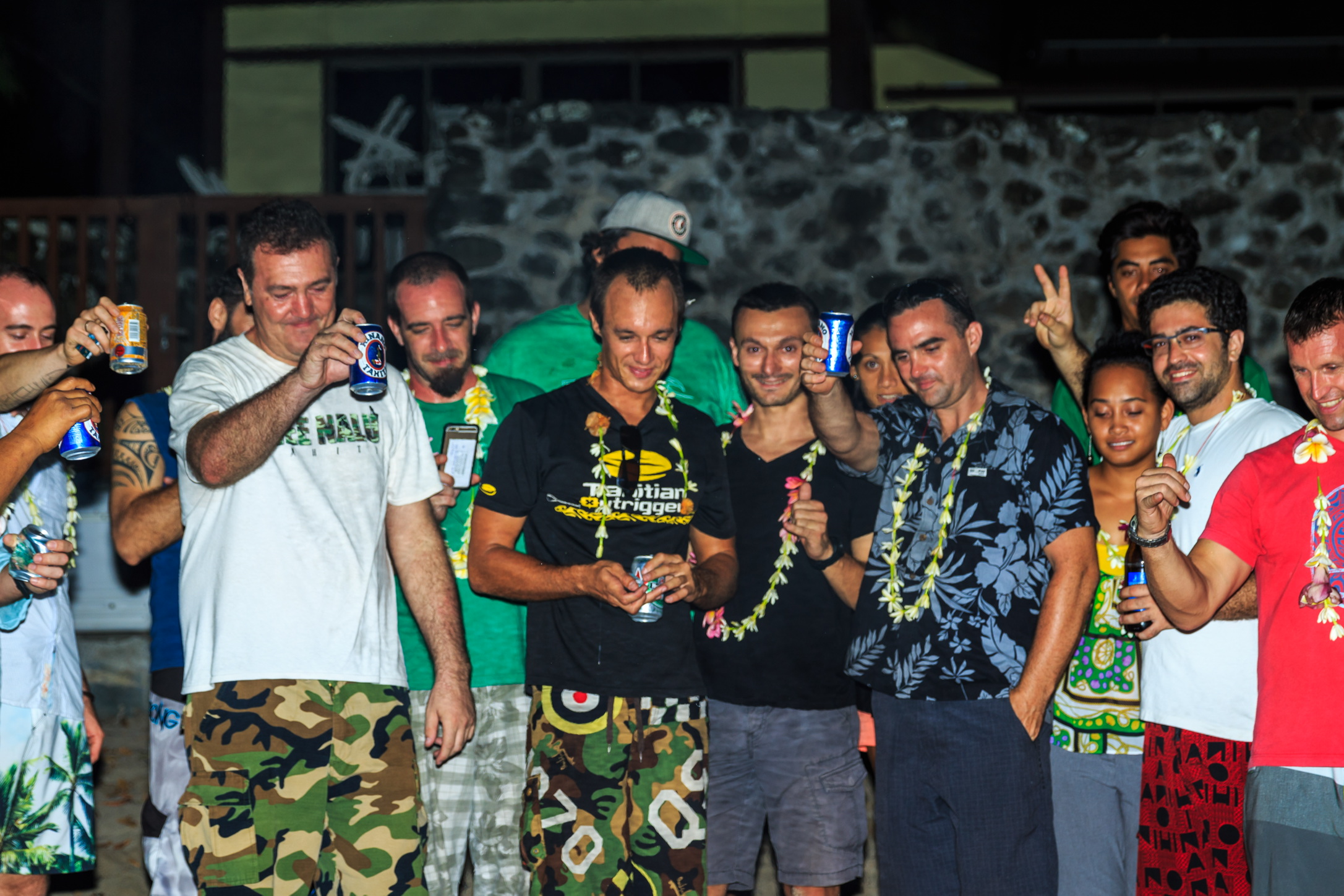"Adieu Sylvain", à Punaauia, ils rendent hommage à leur ami disparu dans le crash d'hélicoptère de Nouméa