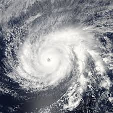 Le puissant typhon Koppu touche terre dans le nord des Philippines