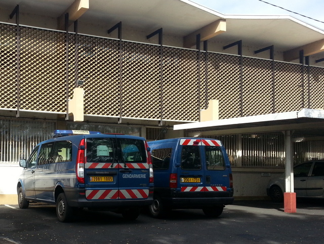 Une rixe familiale a fait trois blessés dans un même foyer, dont un grave, le 14 octobre dernier à Tiarei. L'auteur présumé des faits a été déféré vendredi au parquet et écroué.