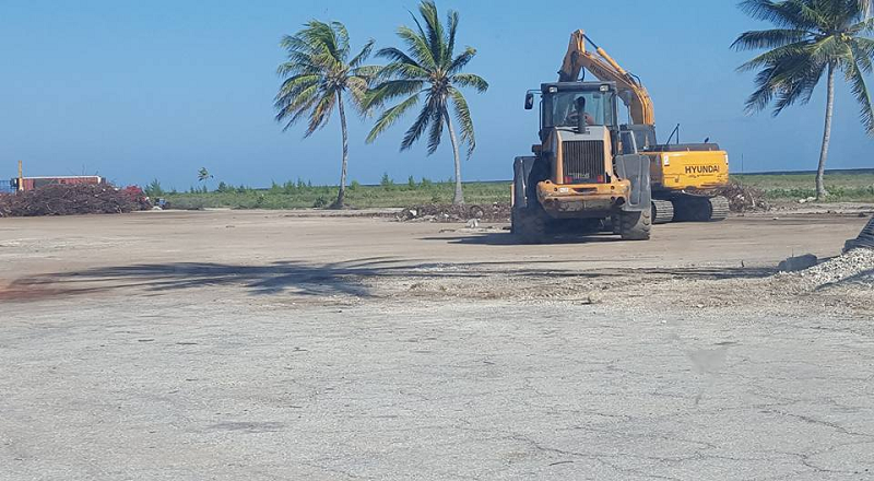 C'est l'entreprise Boyer qui est chargée d'évacuer les ferrailles du quai Louarn.