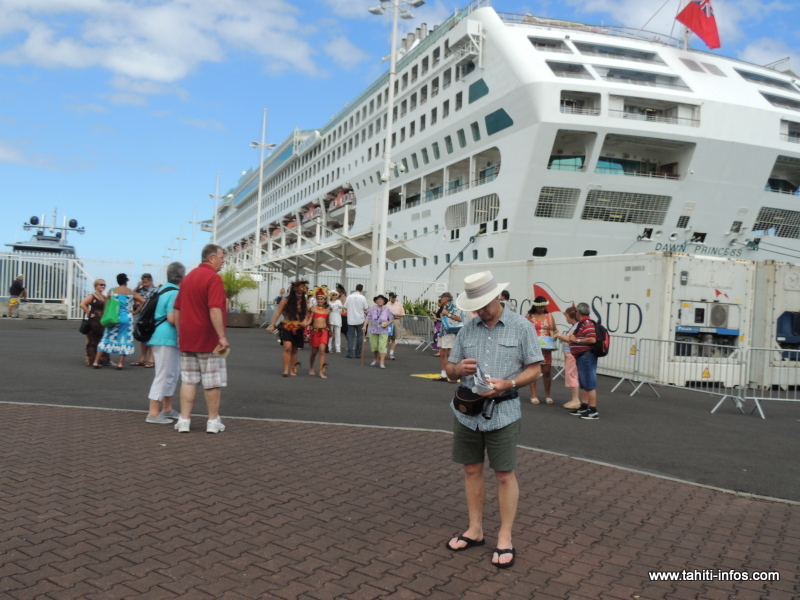 Une gare maritime réservée aux paquebots de croisière et une passerelle piétonne pour rejoindre le centre ville de Papeete : des infrastructures qui pourraient apparaître dès 2018.