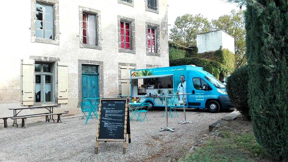 Le food truck Manatoa. Au menu, cuisine fusion et l'une des meilleures adresses d'Europe pour un poisson cru à la polynésienne (crédit photo : Chef Teheiura sur Facebook)