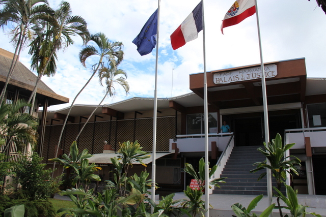 Le tribunal a prévenu l'escroc récidiviste : dorénavant ce sera de la prison ferme à chaque fois.