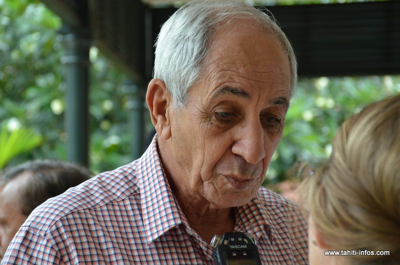 Marchés publics : Albert Solia fait une "mise au point"