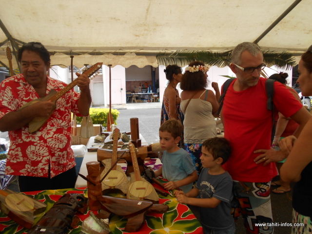 Parmi les professionnels du secteur primaire, les visiteurs ont pu apprécier des démonstrations de Ukulele