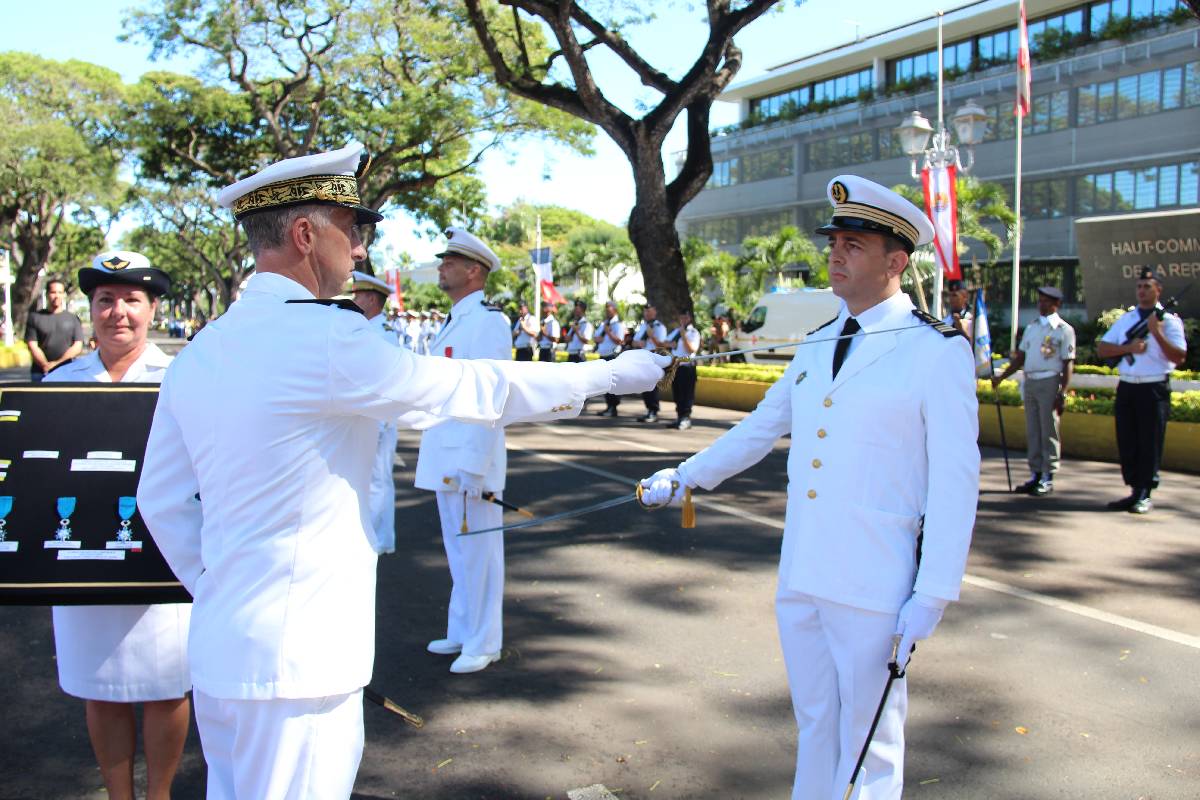 Les traditionnelles remises de décorations.