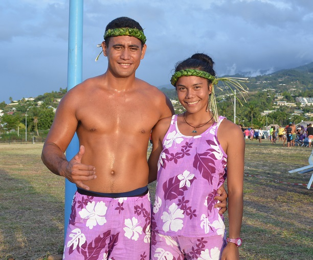 Mata et Tefana Tefaimea ont impressionné en remportant les épreuves masculines et féminines de course de porteur de fruits.