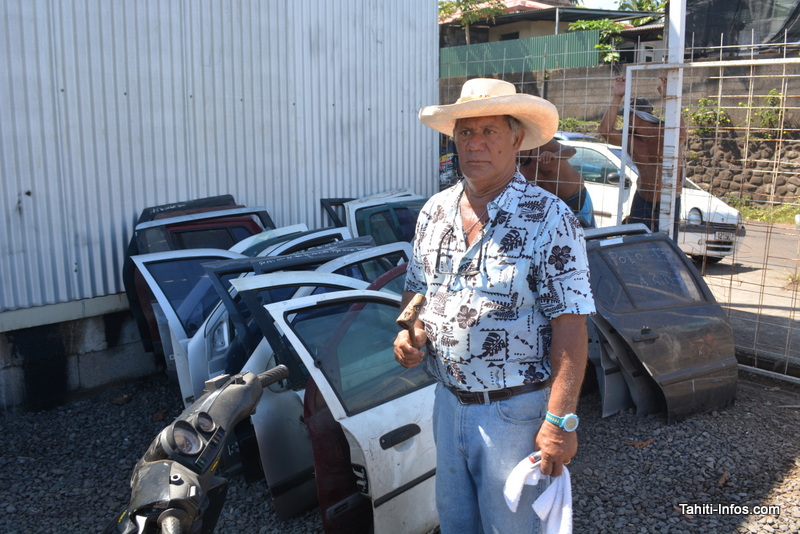 Vente aux enchères : entre bonnes affaires et désillusions au garage de Puurai