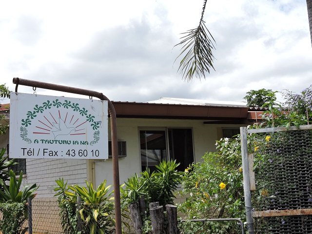 A Tauturu ia na  a pour but de "venir en aide afin d’améliorer le bien-être du malade polynésien et de son entourage familiale en position d’évacuation sanitaire  par un soutien moral et psychologique et de défendre les droits et intérêts des malades".