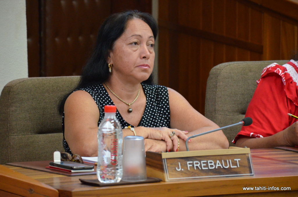 Joëlle Frébault avait été élue en mai 2013 sur la liste souverainiste de l'UPLD, dans la section des îles Marquises.