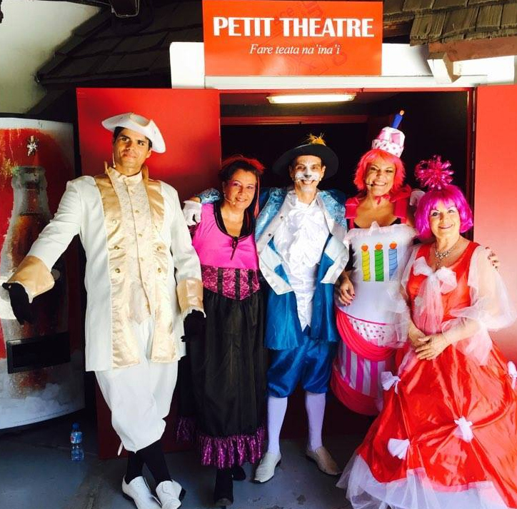 Les comédiens Nicolas Arnould, Timi Lopez, Catherine Chanson, Martine Guichard et Kinny Panades ont aussi pensé aux "grands enfants".