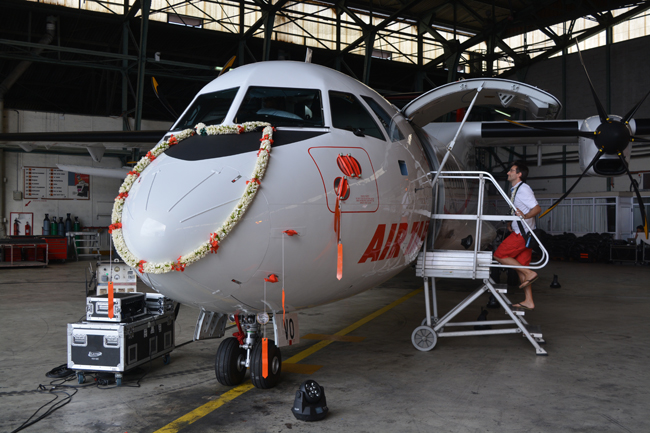 Voici le "F-ORVN" baptisé "Rereara'i" arrivé à Tahiti le 10 novembre; son frère jumeau le "F-ORVS" arrivé à Tahiti ce mardi est baptisé "Rereatau".