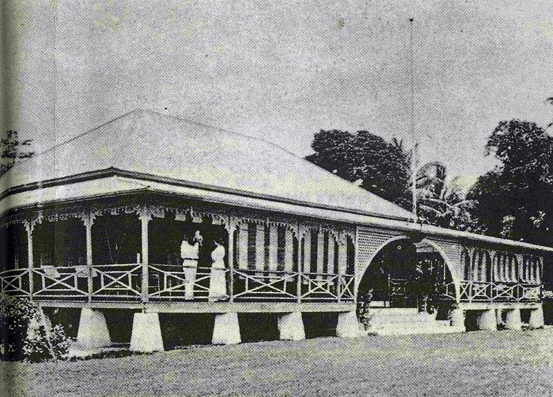 Le palais de Gunnatambu, à Ralum, sur la commune de Kokopo. La photo date de 1913, trois ans après le départ de la reine des lieux.