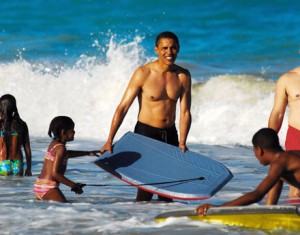 Obama commence ses vacances en famille à Hawaii