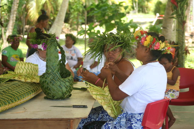 Durant la semaine, plusieurs concours étaient organisés, dont la confection de couronnes et de paniers.