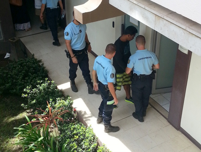 Le jeune homme a été écroué ce matin. Il doit être jugé en comparution immédiate demain jeudi mais devrait demander un délai pour préparer sa défense.