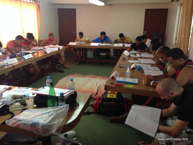 La formation en PSE1 se tiendra sur six jours répartis jusqu'au 22 janvier, les examens se tiendront début février. Par la suite, les stagiaires suivront une autre formation, celle du BNSSA, en un milieu aquatique.