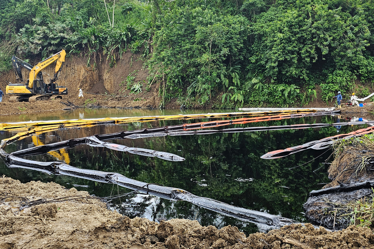 L'Equateur réduit ses exportations de pétrole après une grave fuite d'hydrocarbures