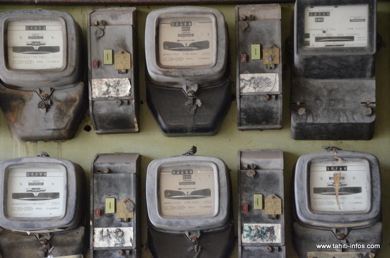 Après une baisse moyenne des tarifs de 4 % en mars 2015, le gouvernement a annoncé en décembre une nouvelle baisse moyenne de la facture d’électricité de 4,5 % pour le 1er mars.