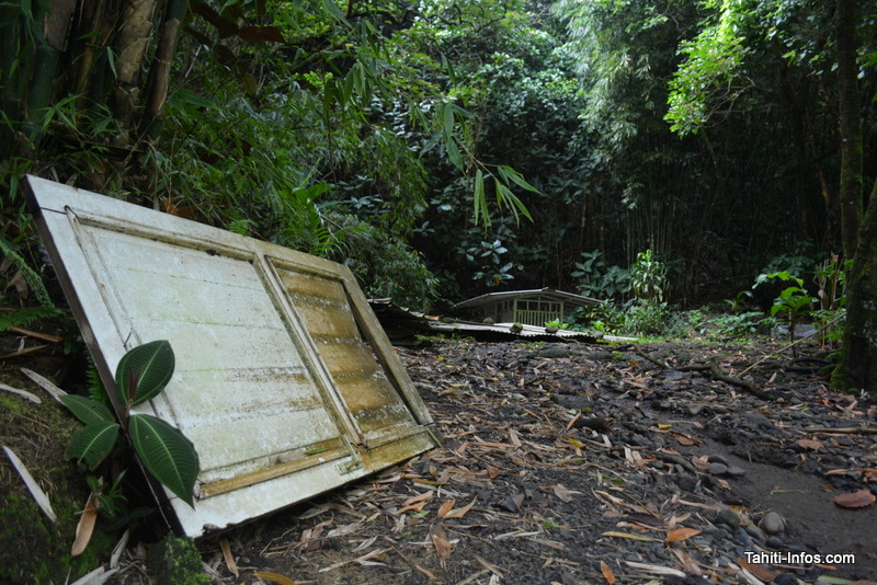 Ce terrain vague était, il y a encore un mois, la maison des deux soeurs