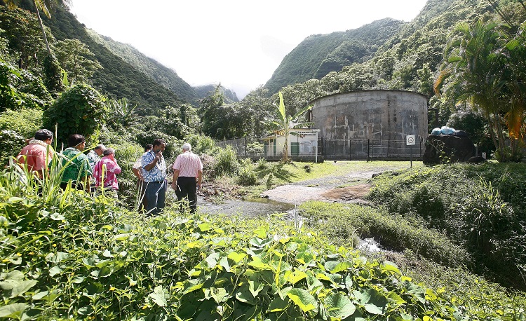 En janvier 2015 lors d'une visite du gouvernement à Paea, la délégation s'était rendue auprès des réservoirs d'eau de la commune. Des investissements importants sur le réseau hydraulique sont prévus et sont en attente de financement.