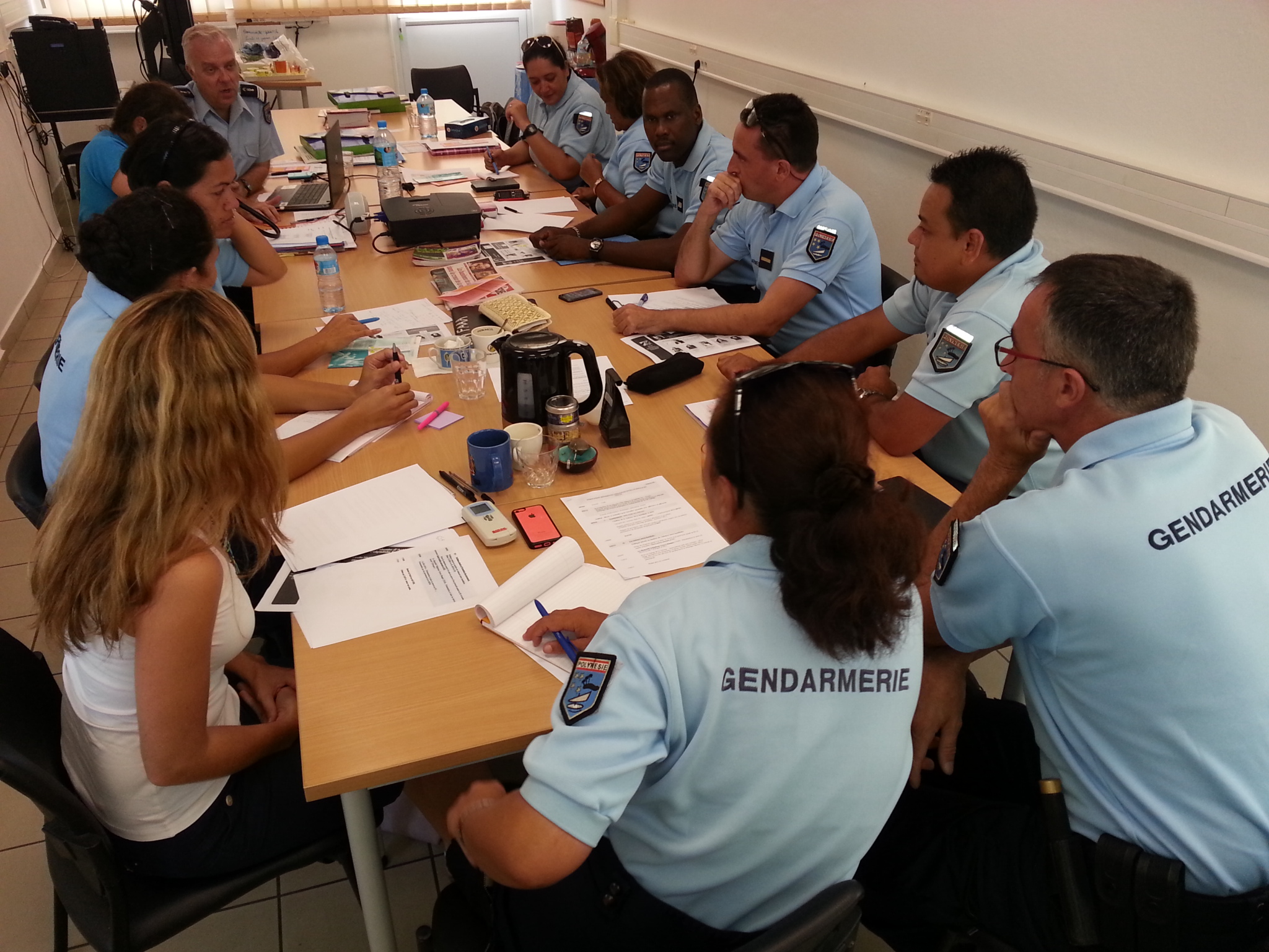 Les professionnels se réunissent deux fois par an pour un retour d'expérience.