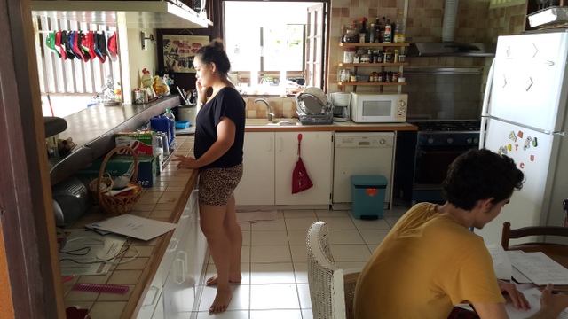 Deux étudiants de l’Isepp passent derrière la caméra