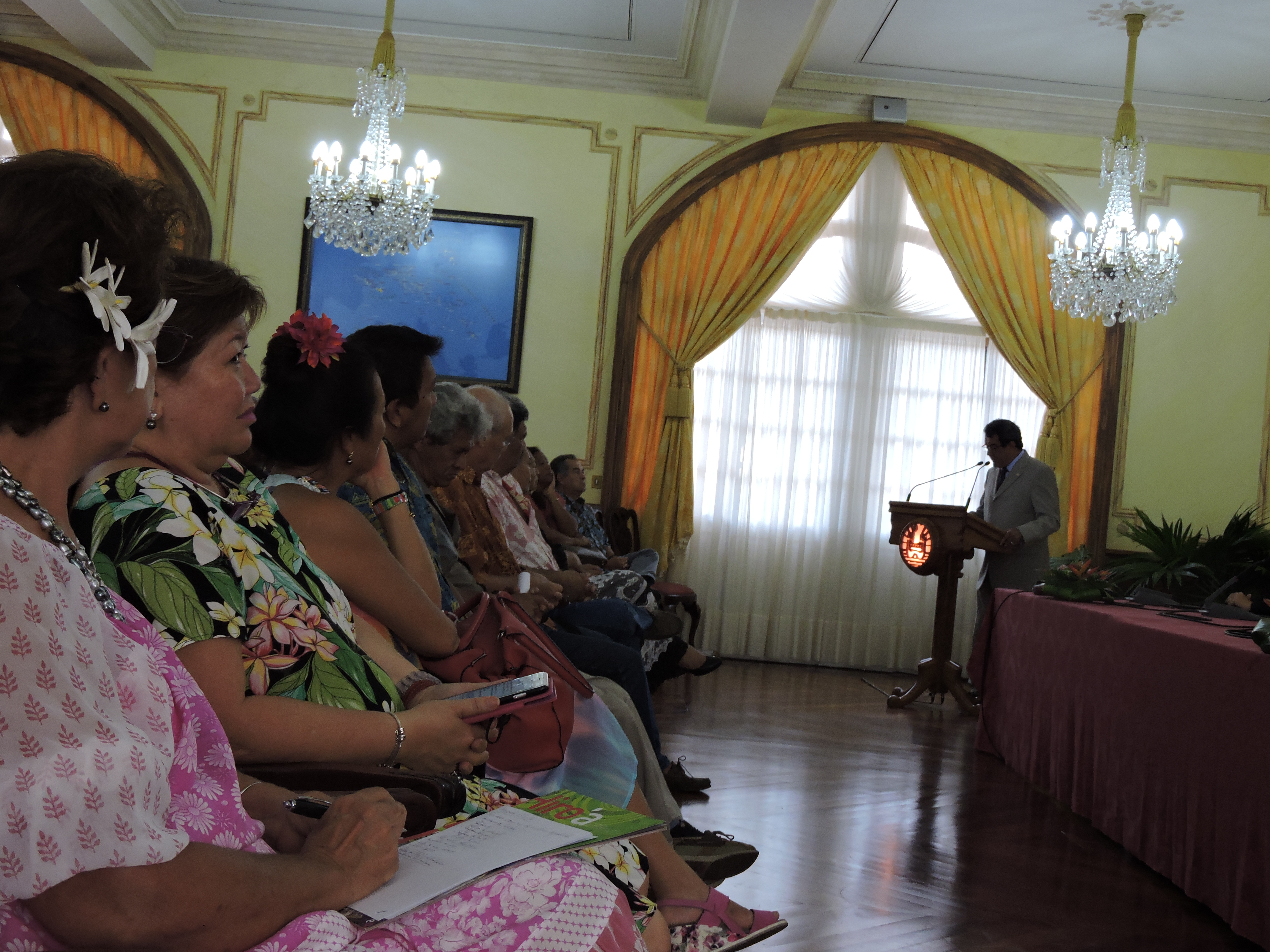 Edouard Fritch veut rassurer les syndicats de salariés