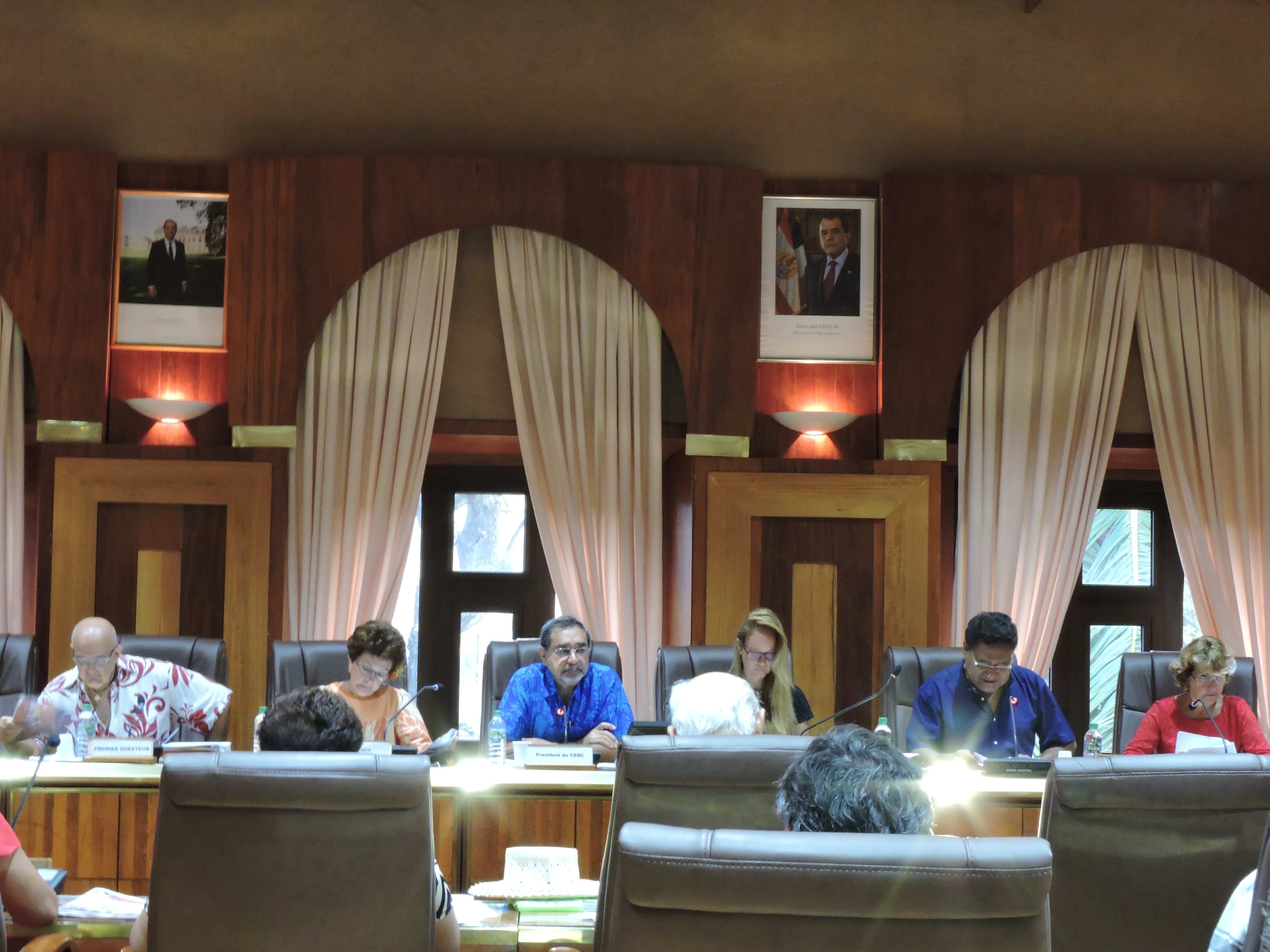 Le président du CESC perçoit 141.290 Fcfp d'indemnités en plus du maximum de 209.613 Fcfp d'indemnités de vacation perçues pour siéger avec ses pairs dans la 4e institution du Pays.