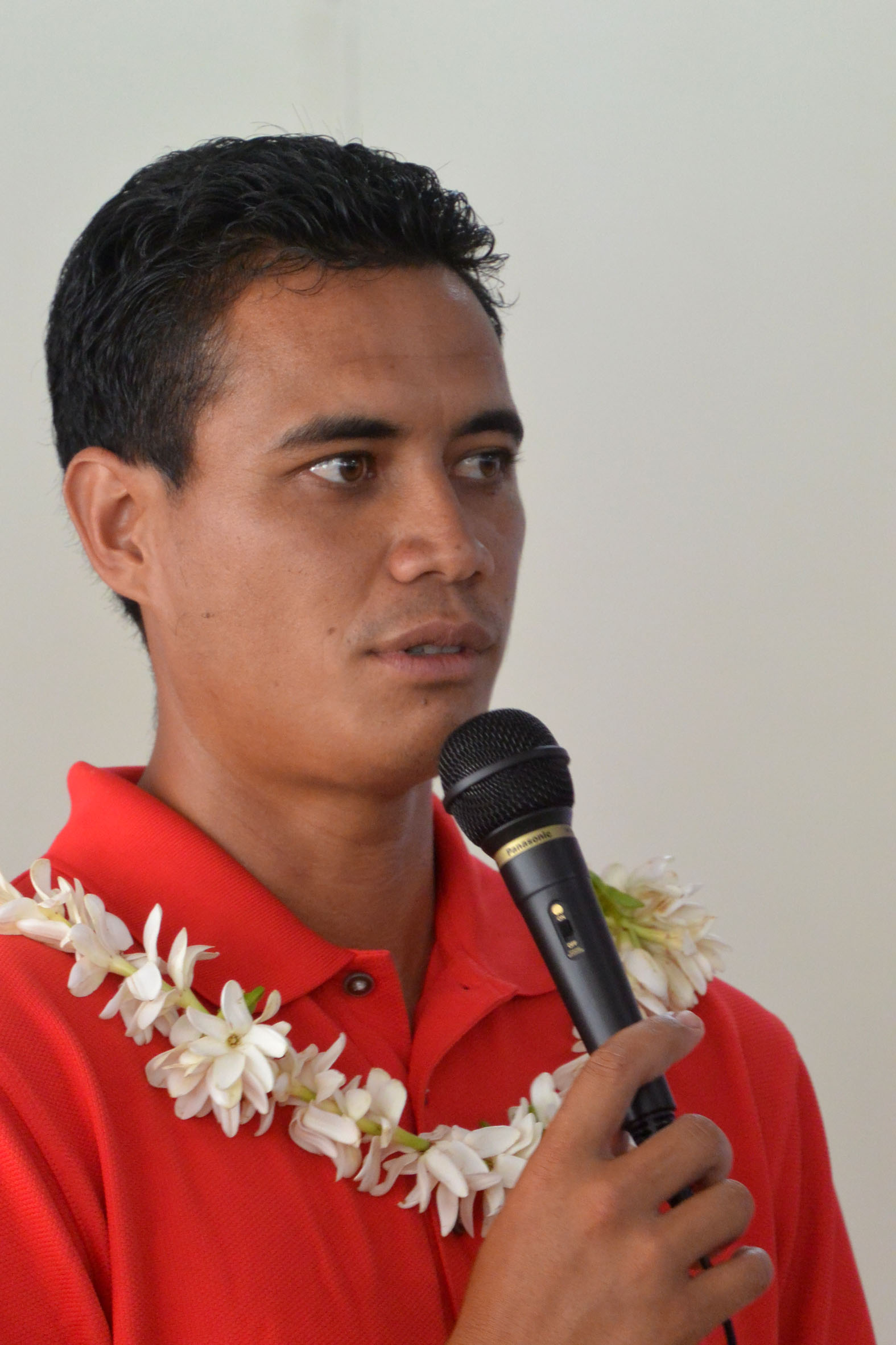 Moetini Moutame, fondateur de la "SCA Bio by Moetini" et ancien élève du lycée de Raiatea, a expliqué à un public conquis comment il a su saisir les chances qui s’offraient à lui en acceptant quelques sacrifices, pour finalement réussir à créer sa propre entreprise et à en vivre confortablement.