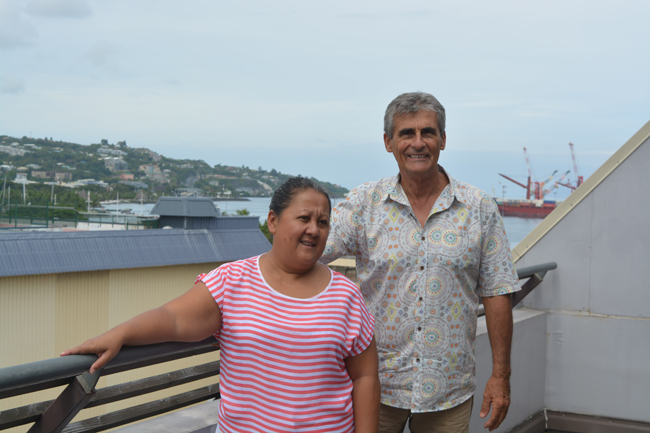 Le comité d'organisation local (COL) se renforce petit à petit pour faire face à ce double événement sportif. Ici, Noelline Parker, directrice opérationnelle du COL et Jean Chicou, président.