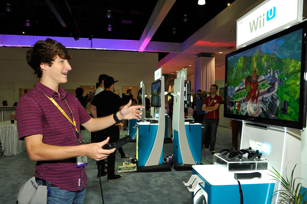 Valls veut développer les compétitions de jeux vidéo en France