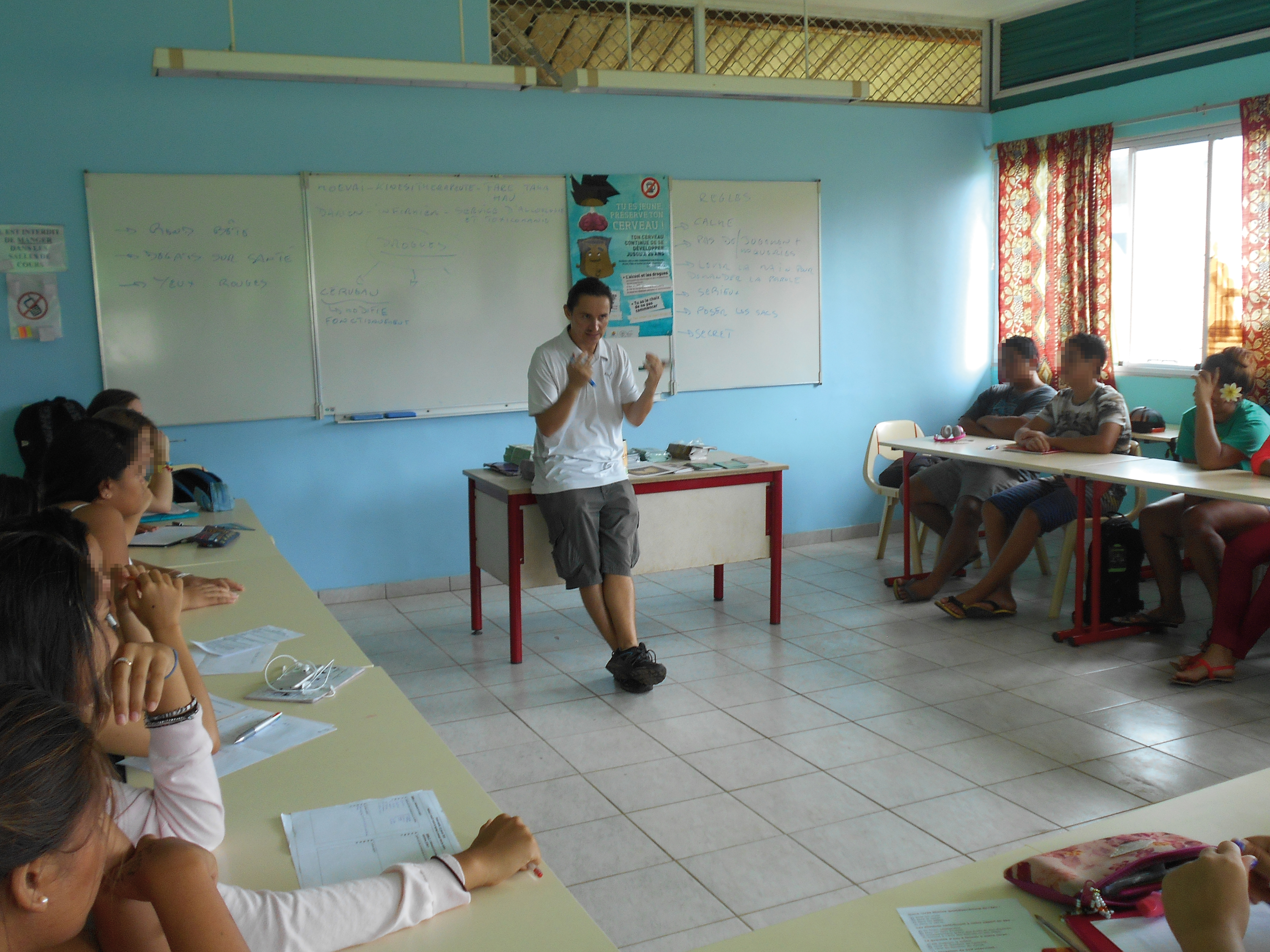 Les intervenants extérieurs ont eu pour consigne de dialoguer librement avec les 175 collégiens présents dans les ateliers organisés, sans apporter de jugement, afin d’établir une relation de confiance.