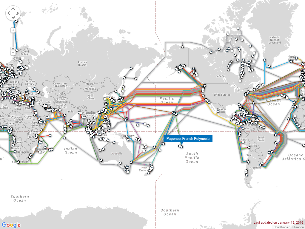 Tous les câbles sous-marins dans la région Pacifique, en service ou dont la construction est décidée. (Source : submarinecablemap.com)