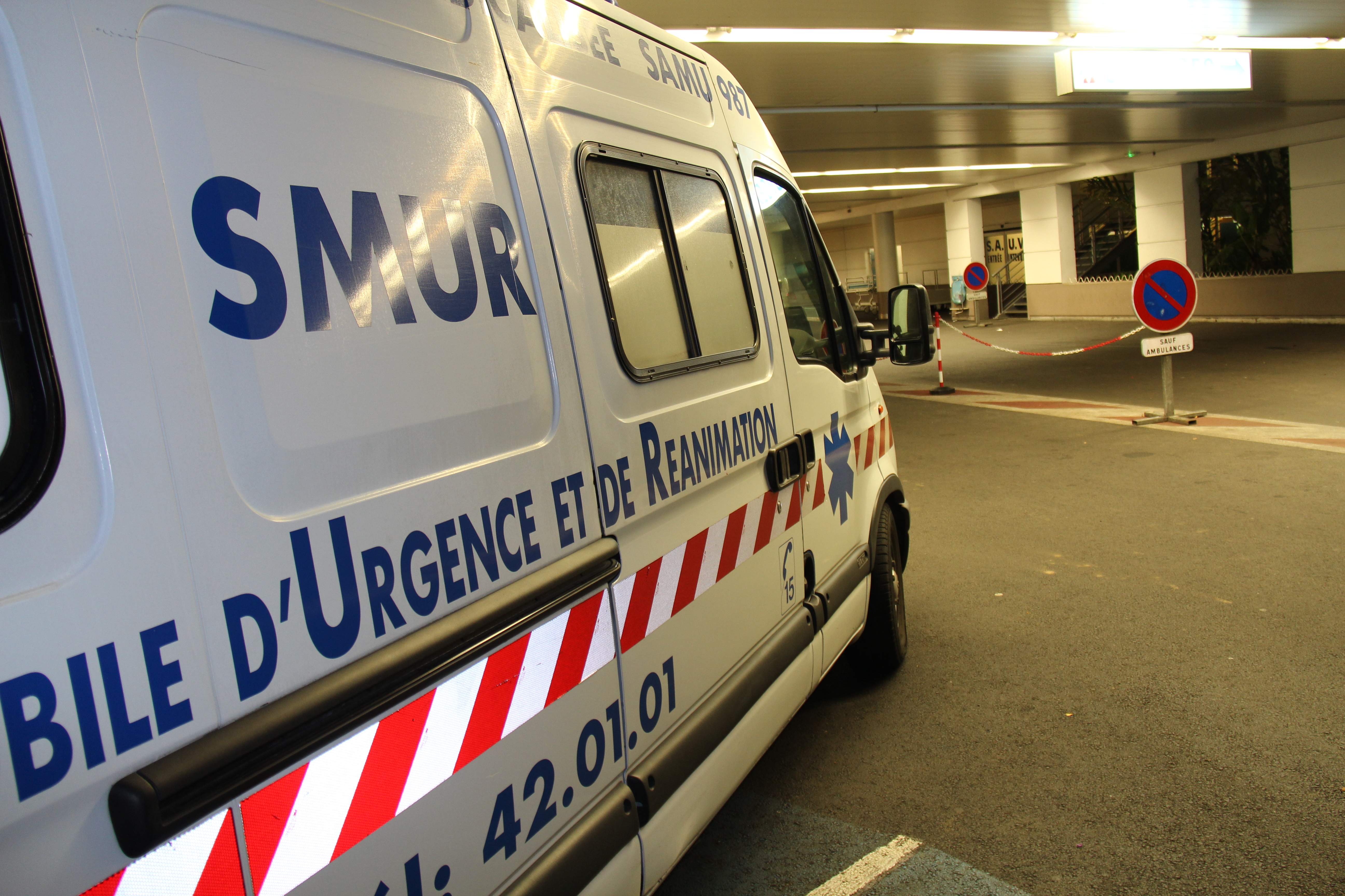 L'une des victimes est toujours hospitalisée. La chauffarde avait passé l'après-midi de samedi avec des amis à la plage du PK 18, buvant au passage une bouteille de Baileys.