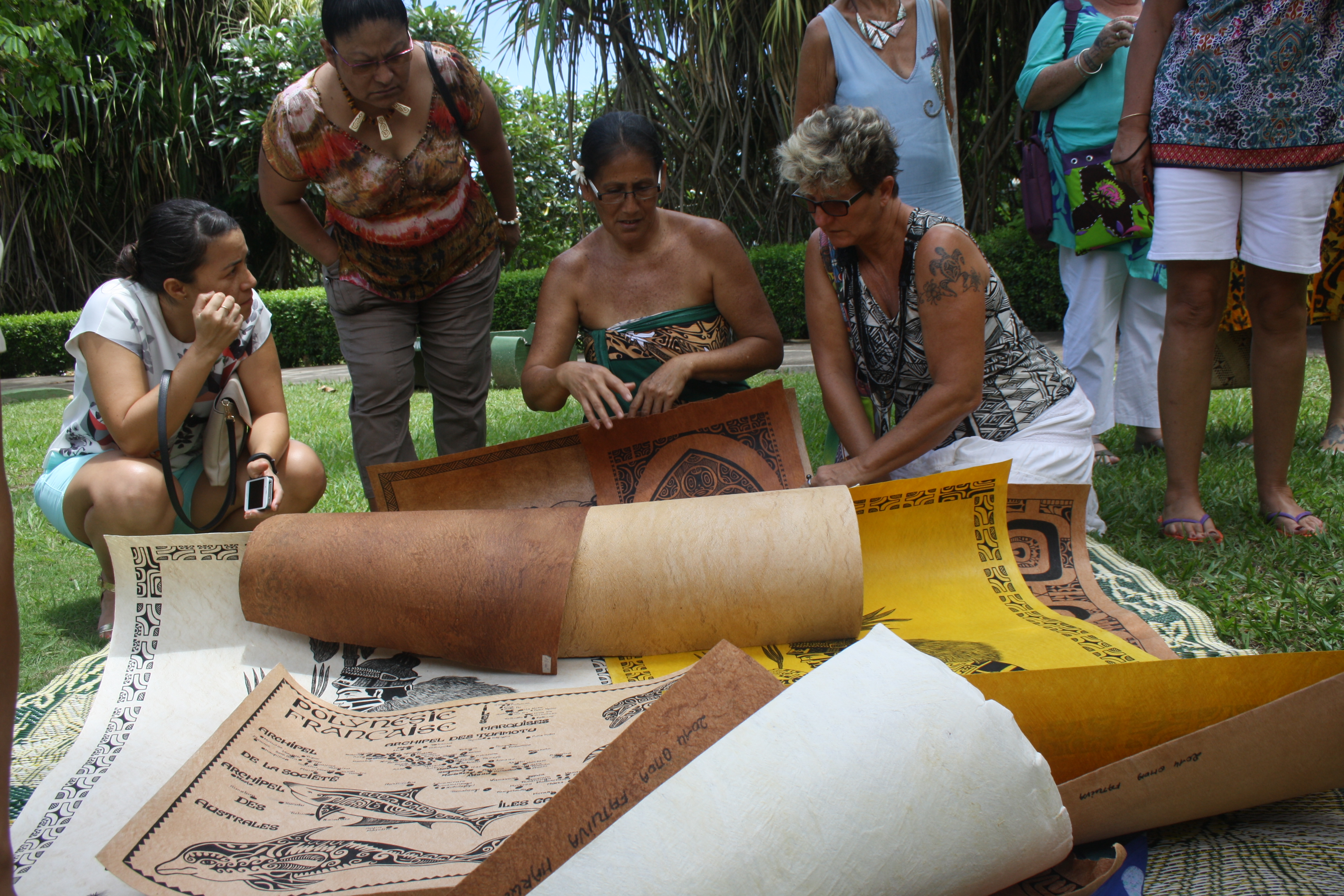 Michel Charleux, connu pour ses recherches à Eiao, aux Marquises, a organisé avec Malia Gaveau, de la délégation du territoire de Wallis et Futuna, le Festival du tapa, lien culturel d'Océanie, en 2014 (photo). Il sera associé au projet de ce docu-fiction.
