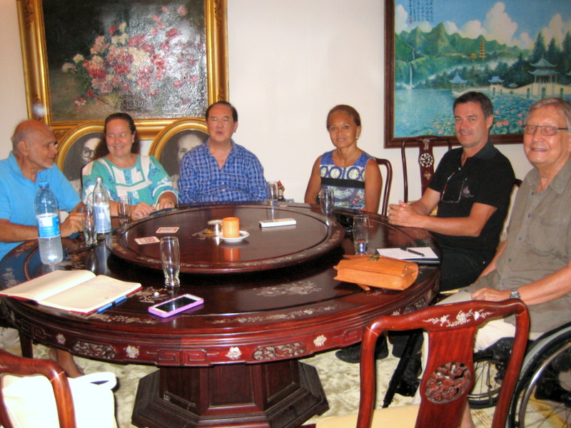 Première réunion  du comité pour créer le Fonds d'aide aux handicapés, au domicile de Paul Yeou Chichong.