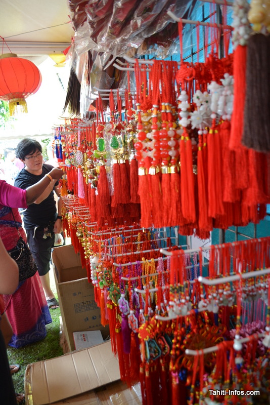 De nombreux porte-bonheur étaient à vendre aujourd'hui.
