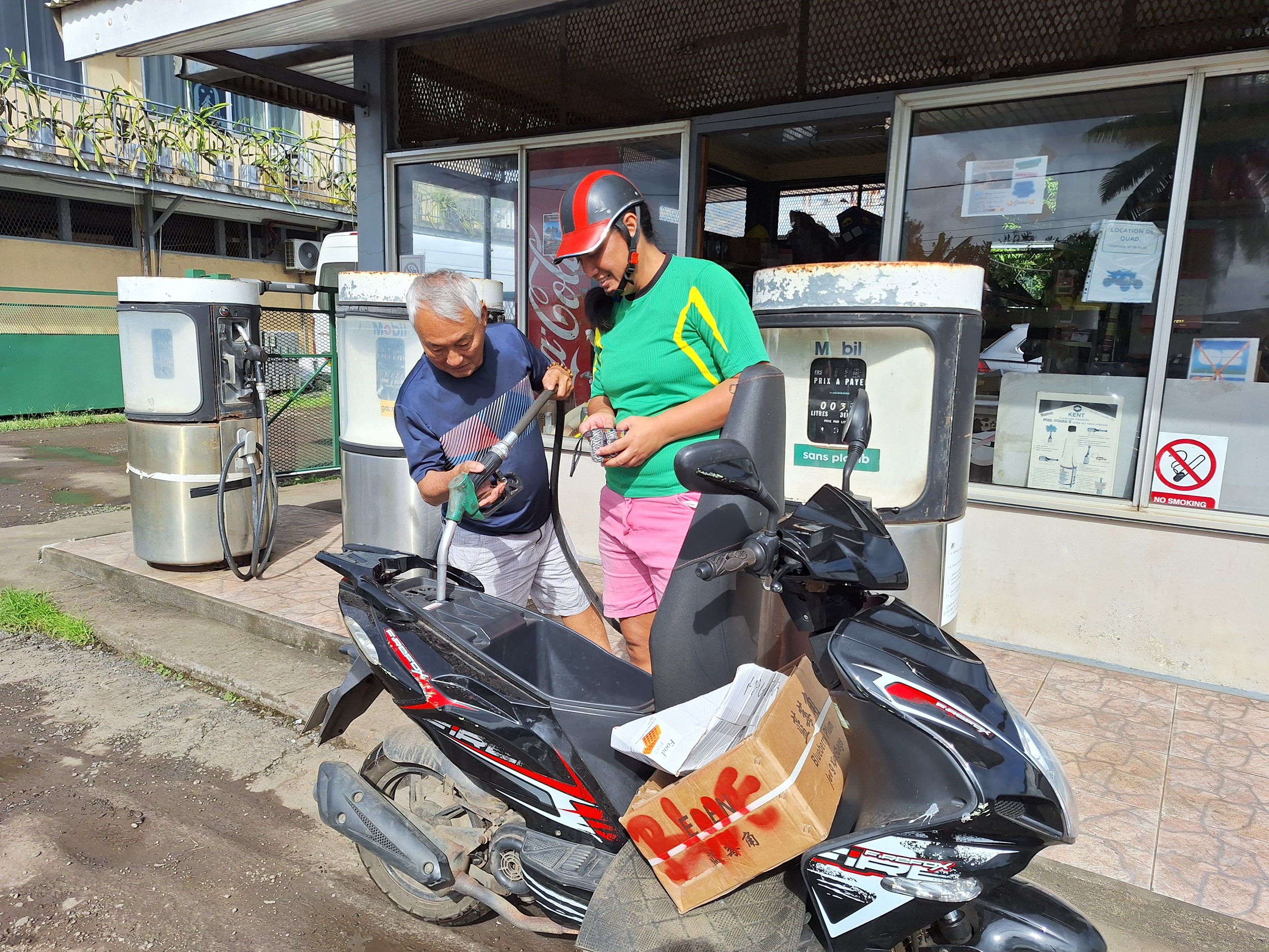 La station-service est appréciée des usagers, au même titre que le magasin familial.