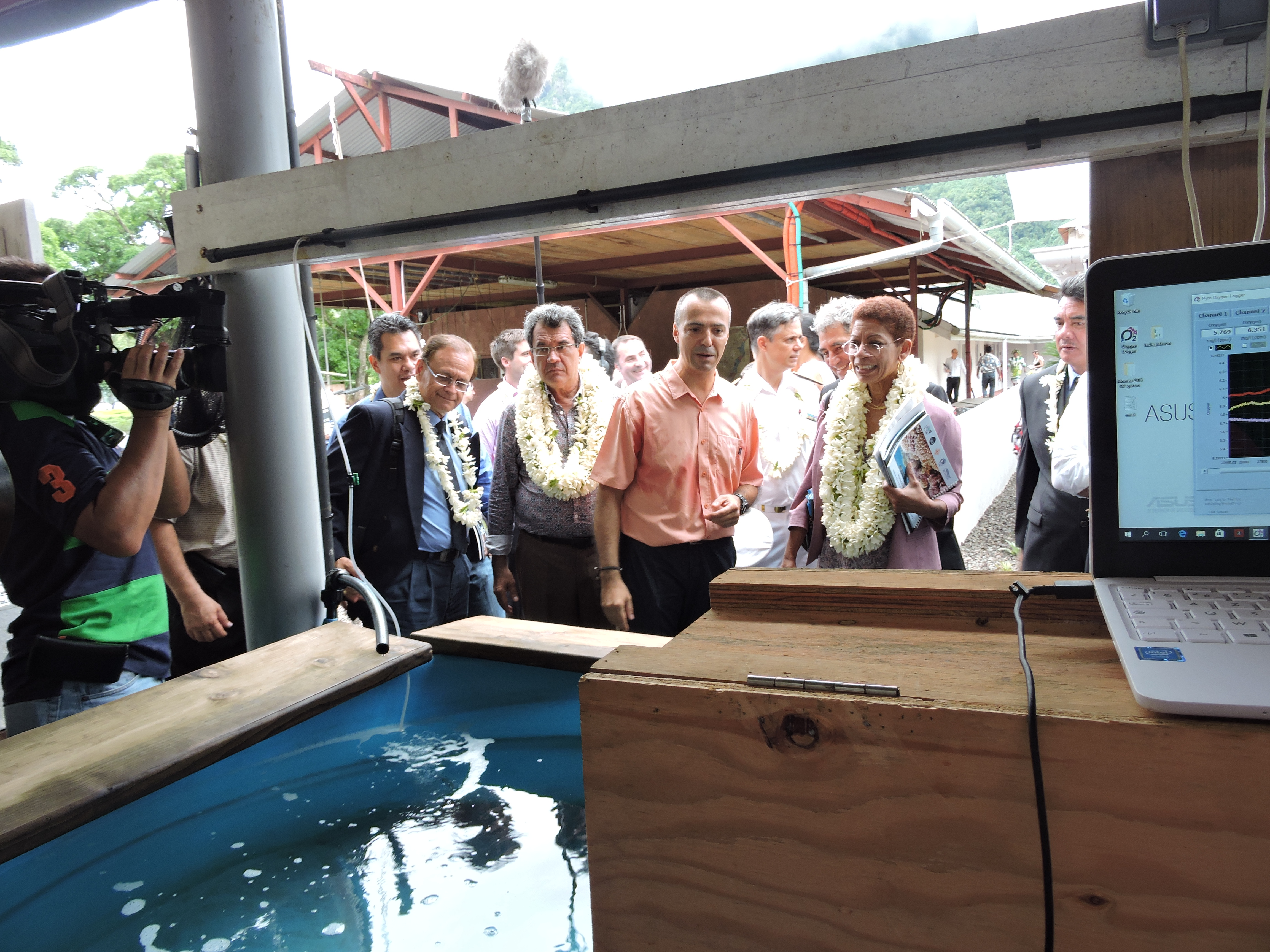 Le Criobe  a présenté son travail de recherche sur les requins pointe noire. L'objectif est de connaître l'impact de la hausse de la température des océans sur ces animaux.