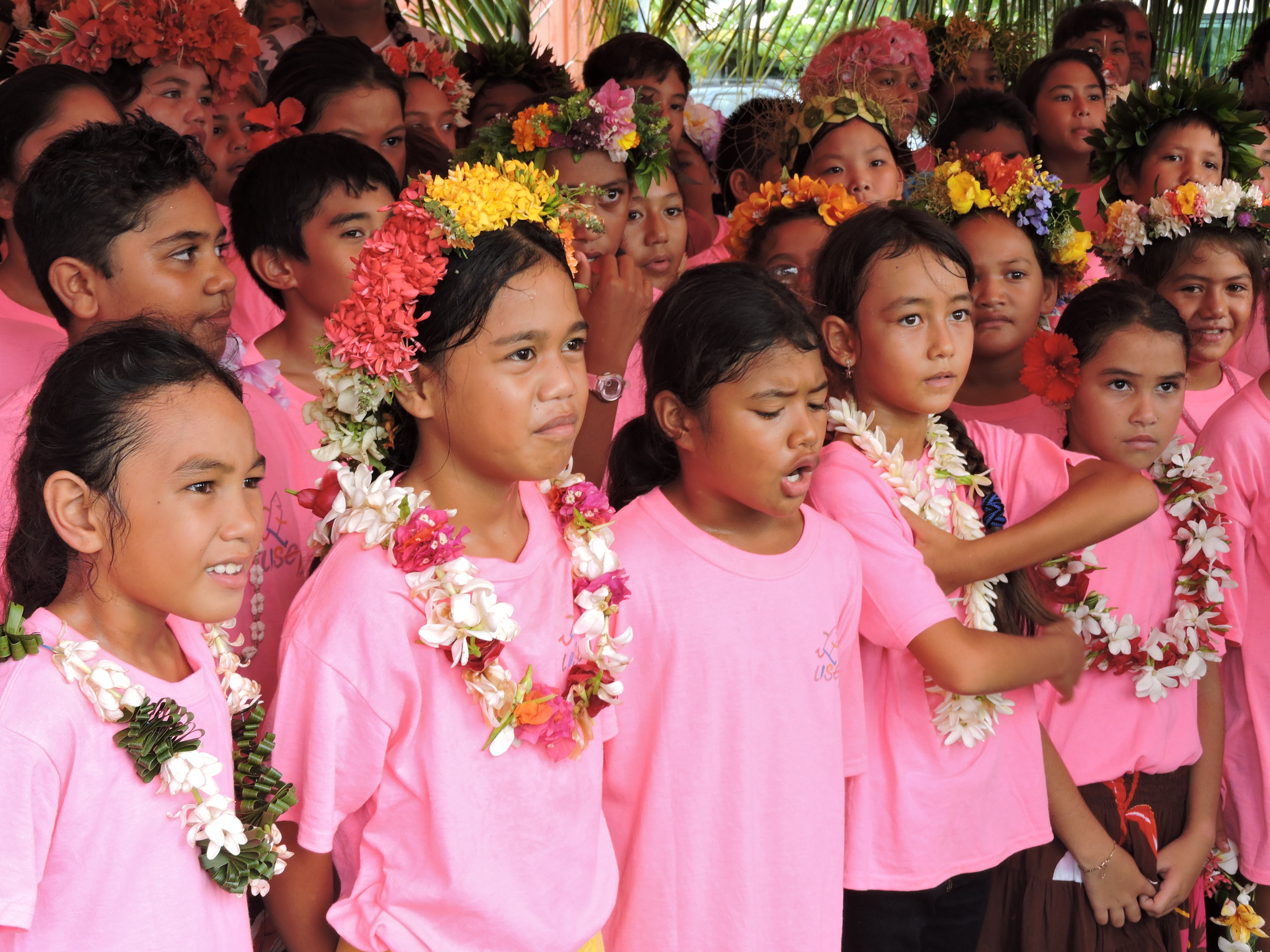 Les enfants de l'école Afareaitu ont chanté La Marseillaise en présence de George Pau-Langevin mardi matin.