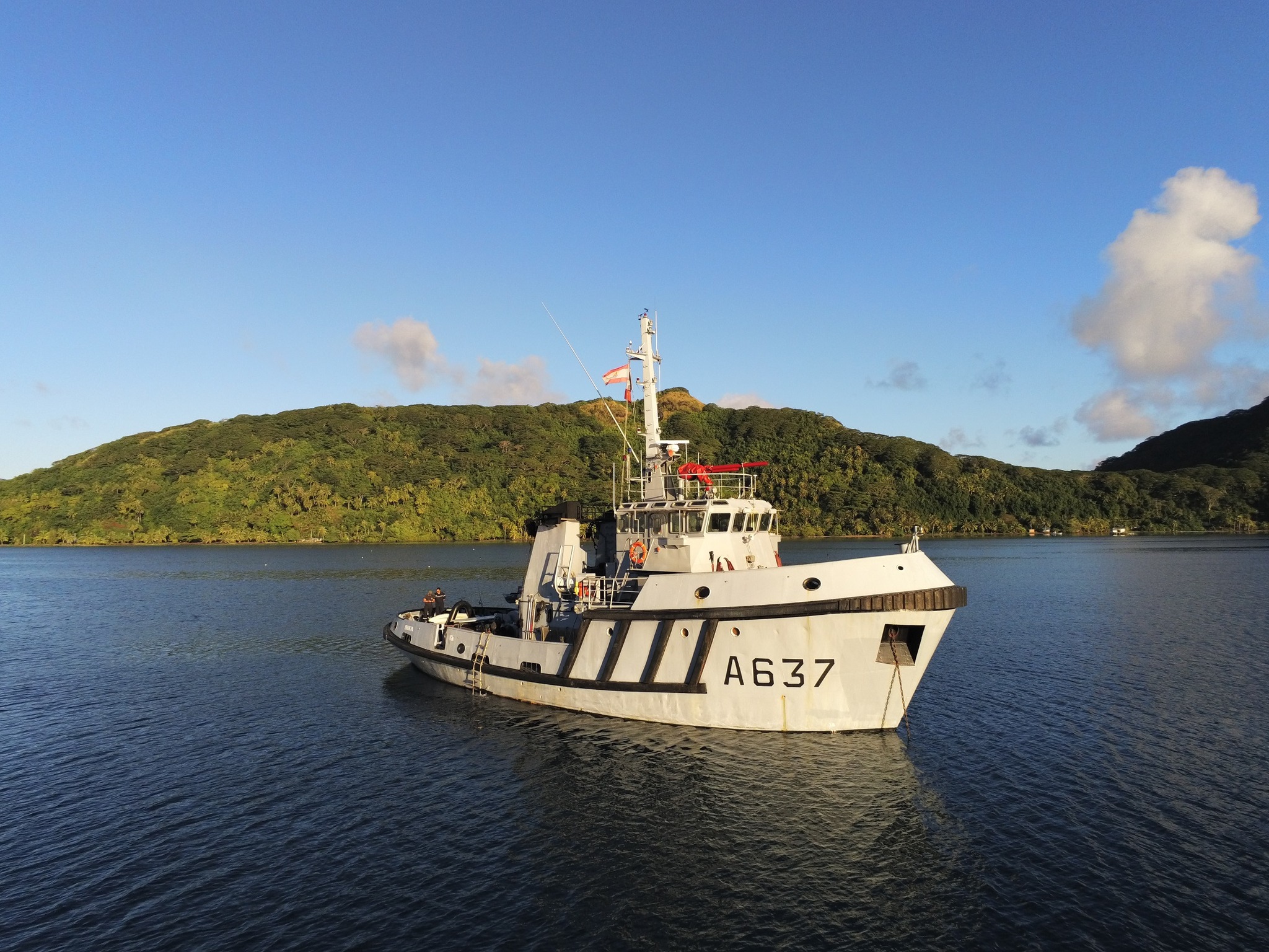 Construit en 1984 et entré en service actif en 1985, le Maroa a d’abord servi au Centre d’expérimentation du Pacifique (CEP).