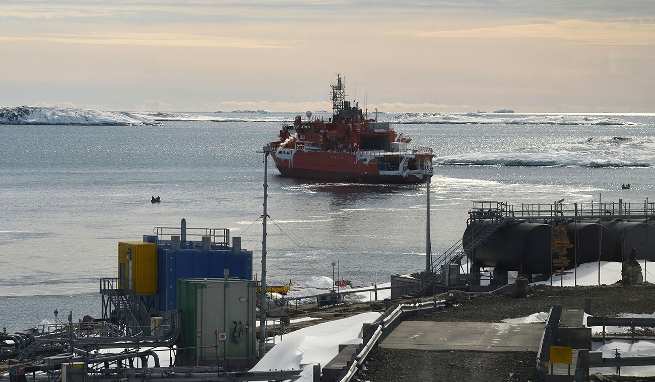 Le brise-glace échoué en Antarctique a été remis à flot